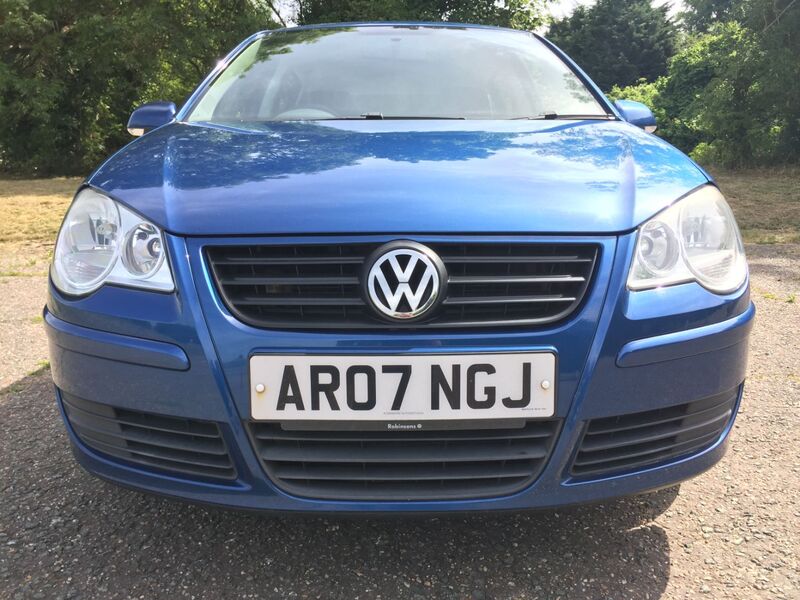 VOLKSWAGEN POLO