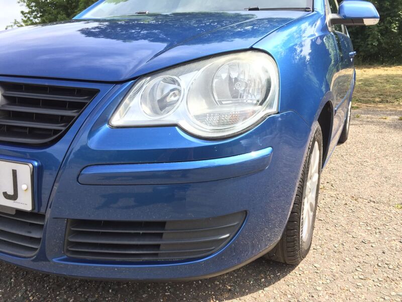 VOLKSWAGEN POLO