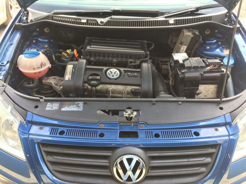 VOLKSWAGEN POLO
