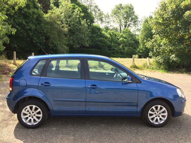VOLKSWAGEN POLO
