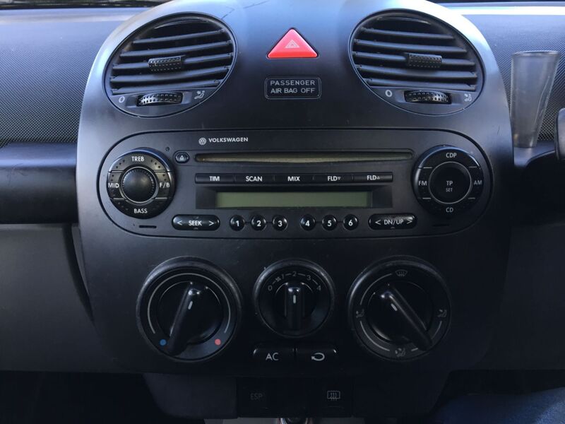 VOLKSWAGEN BEETLE
