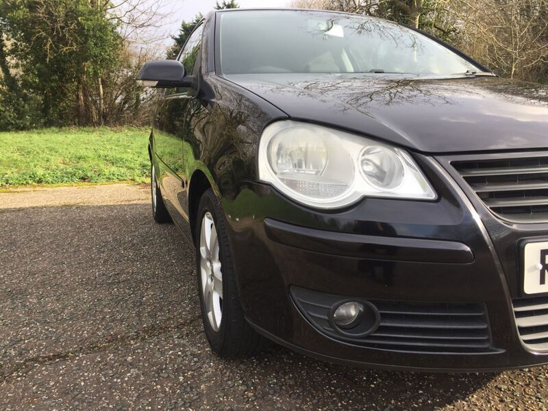 VOLKSWAGEN POLO