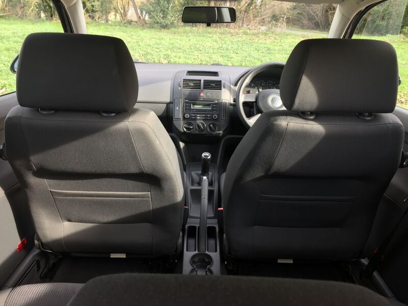 VOLKSWAGEN POLO