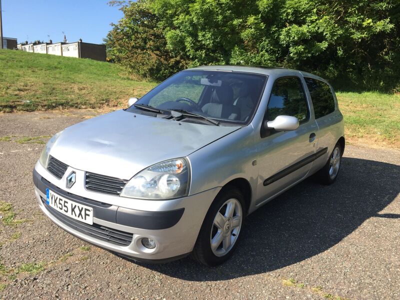 View RENAULT CLIO 1.2 DYNAMIQUE 16V