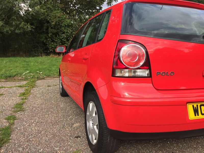 VOLKSWAGEN POLO