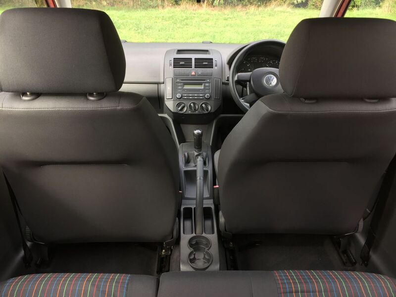 VOLKSWAGEN POLO