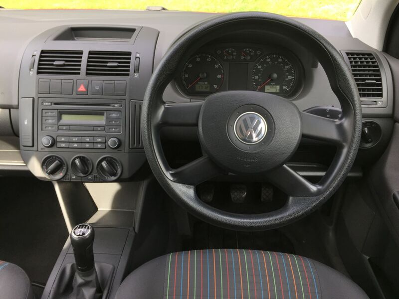 VOLKSWAGEN POLO