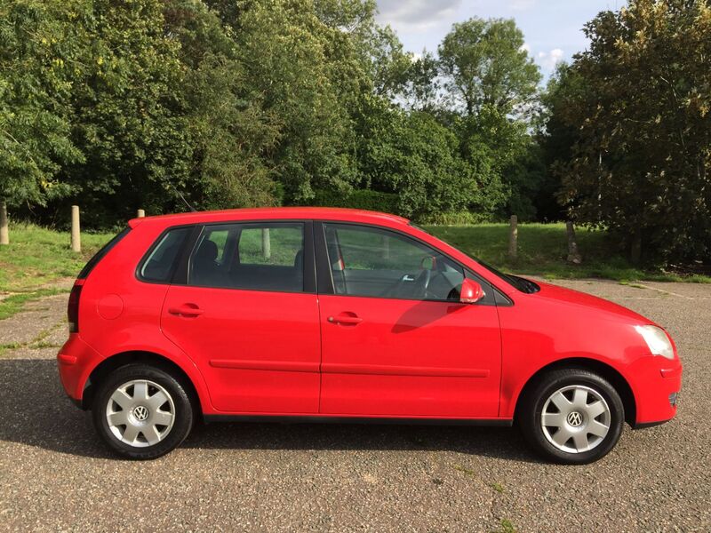 VOLKSWAGEN POLO