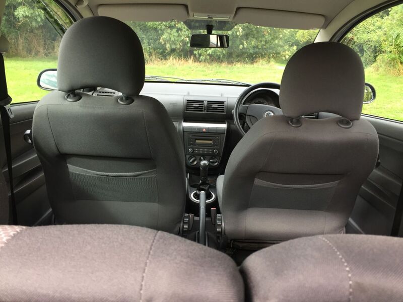 VOLKSWAGEN FOX