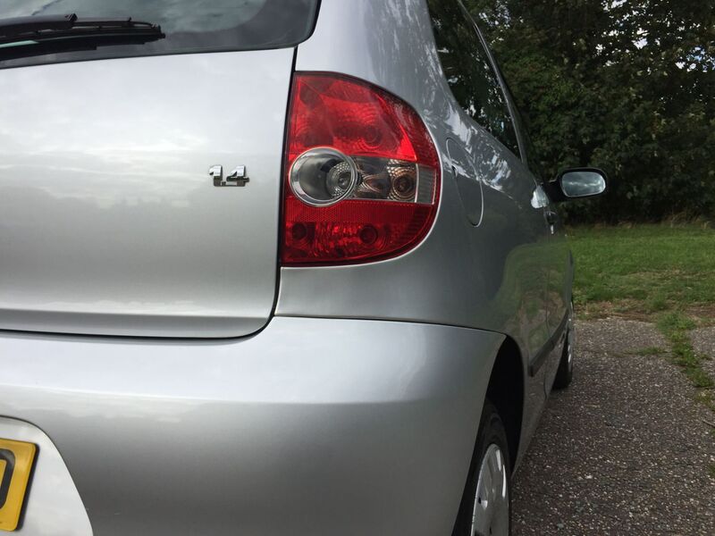 VOLKSWAGEN FOX