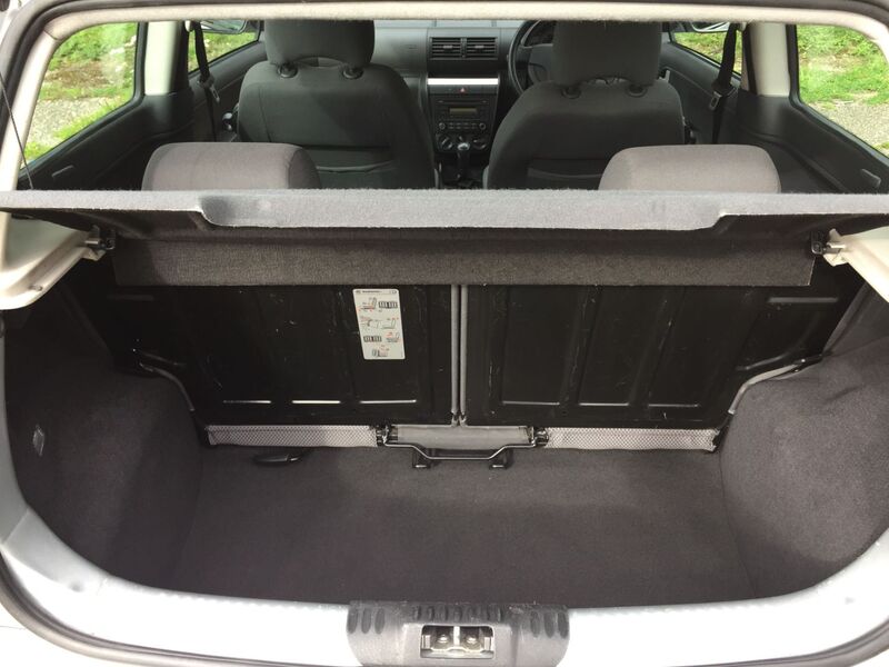 VOLKSWAGEN FOX