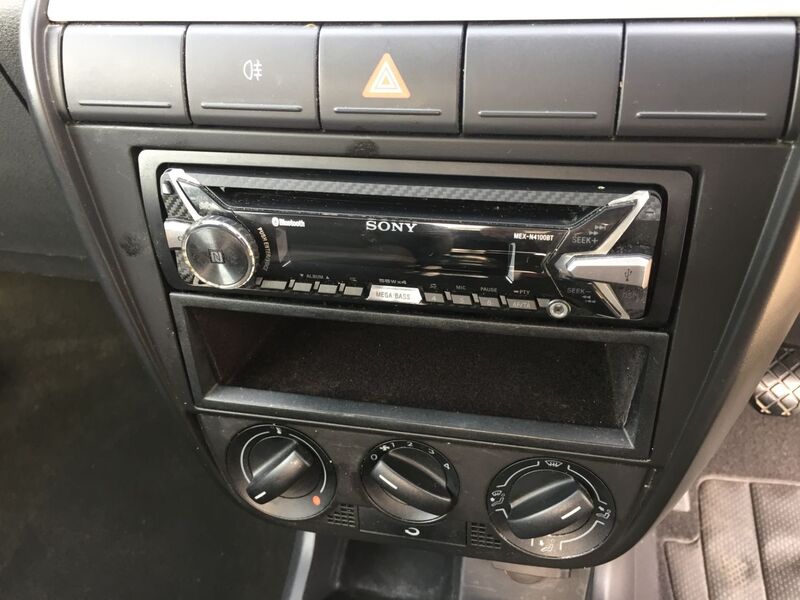 VOLKSWAGEN FOX