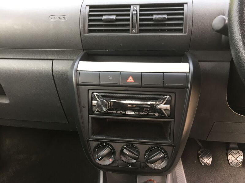 VOLKSWAGEN FOX