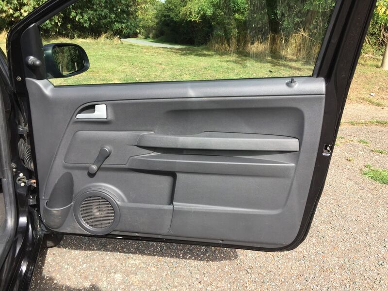 VOLKSWAGEN FOX