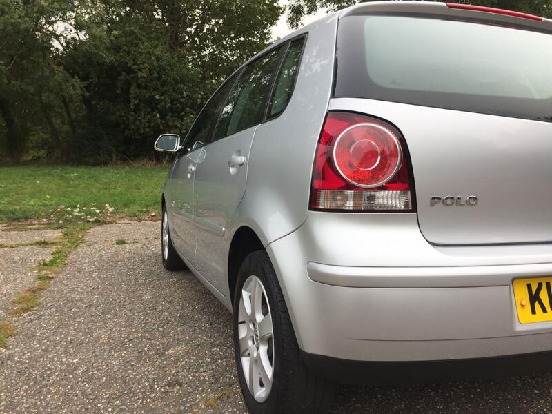 VOLKSWAGEN POLO