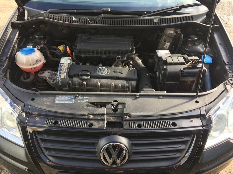 VOLKSWAGEN POLO