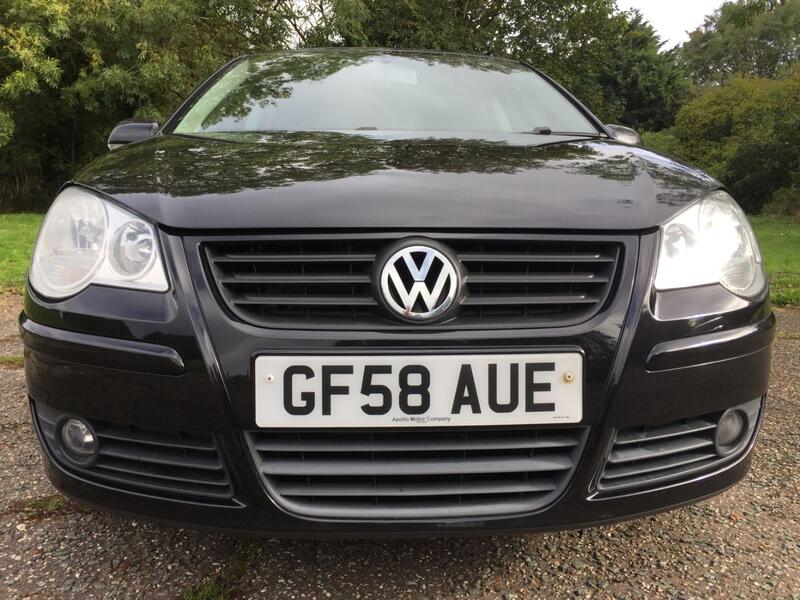 VOLKSWAGEN POLO