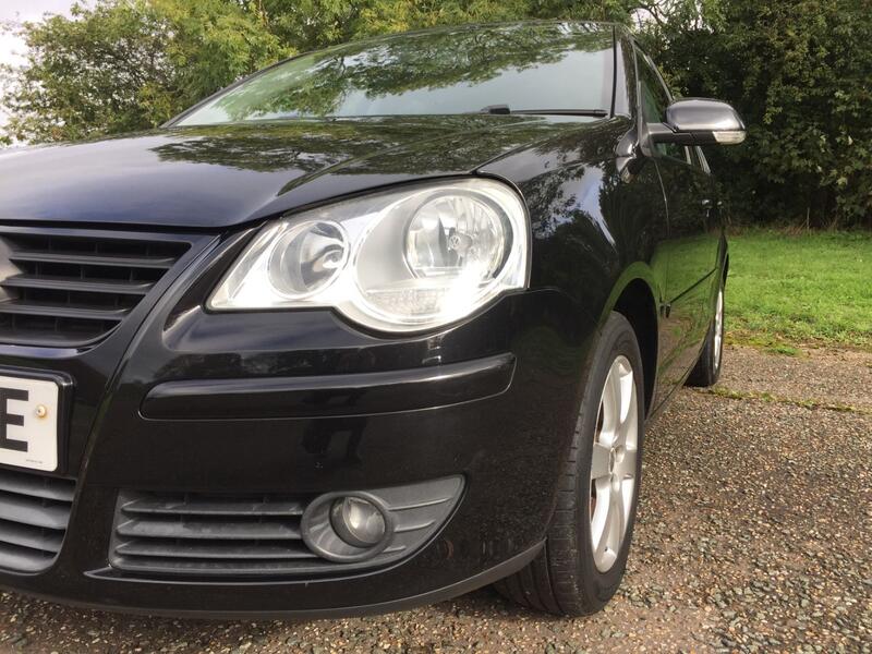 VOLKSWAGEN POLO