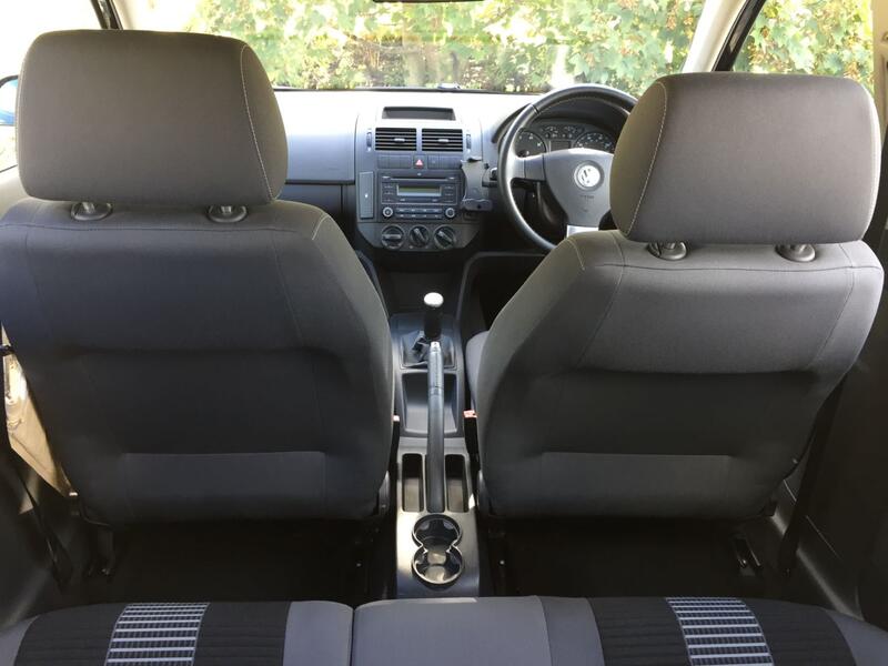 VOLKSWAGEN POLO